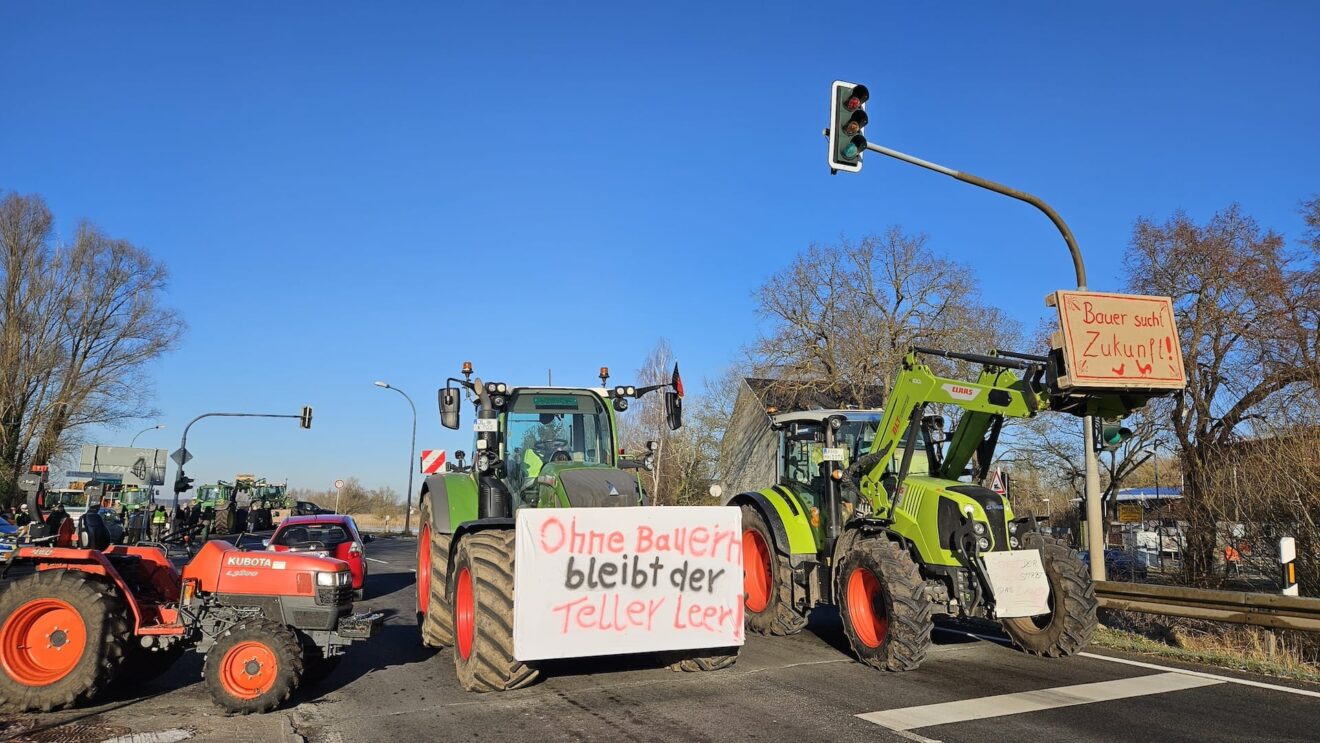 Große Protestaktion in Pritzerbe: Landwirte und Handwerker setzen Zeichen